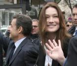 Nicolas Sarkozy et Carla Bruni ont voté au lycée La Fontaine à Paris (XVIe arrondissement) le 21 mars 2010 pour le second tour des élections régionales
