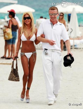 La classieuse Shauna Sand sur une plage de South Beach, à Miami, le 24 mars 2010.