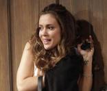 Photo promotionnelle de la série  Romantically Challenged , avec Alyssa Milano 