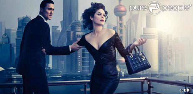 Marion Cotillard dans la campagne Lady Blue