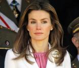 La princesse Letizia à Madrid, a présidé une cérémonie de la garde royale. Le 10 avril 2010.