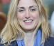 Julie Gayet : Elle assiste au procès de Nuremberg et devient marraine... de princesses !