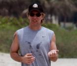 Jon Bon Jovi fait son jogging avant le concert du soir, à Miami, le 21 avril 2010 !