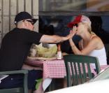 Reese Witherspoon et son boyfriend Jim Toth à Los Angeles, le 24 avril 2010