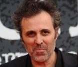 Gilbert Melki tourne actuellement  Le Masque de Julia. 