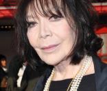 Juliette Gréco au défilé Croisière de Chanel, à Saint-Tropez.