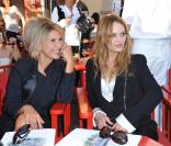 Vanessa Paradis et Anne-Florence Schmitt au défilé Croisière de Chanel, à Saint-Tropez.