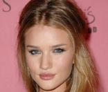 Rosie Huntington-Whiteley lors de la fabuleuse soirée 
