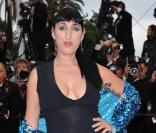 Rossy de Palma sur le tapis rouge du Festival de Cannes, avant la projection de You Will Meet A Tall Dark Stranger, de Woody Allen, le 15 mai 2010