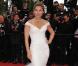 Elsa Pataky sur le tapis rouge du Festival de Cannes, avant la projection de You Will Meet A Tall Dark Stranger, de Woody Allen, le 15 mai 2010