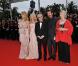 L'équipe de You Will Meet A Tall Dark Stranger : Lucy Punch, Naomi Watts, Woody Allen, Josh Brolin, Gemma Jones sur le tapis rouge de Cannes, le 15 mai 2010