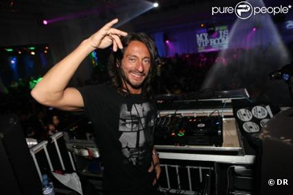 Bob Sinclar a mis le feu aux platines du Vip Room le 16 mai 2010