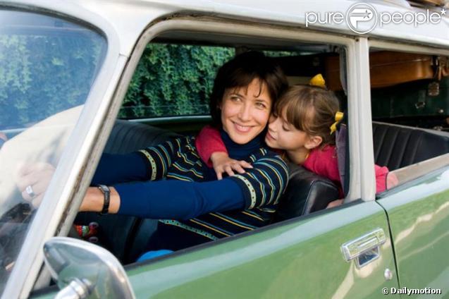 Le clip de Neopolitan Dreams de Lisa Mitchell, chanson du film L'Age de raison avec Sophie Marceau