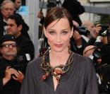 Festival de Cannes - Montée des marches du film  Hors-la-loi  de Rachid Bouchareb, le 21 mai 2010 : Kristin Scott Thomas ! 