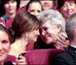 Penélope Cruz assiste à la cérémonie de clôture du 63e festival de  Cannes, au palais des festivals. Elle est aux côtés de Pilar, la maman de Javier. 23/05/2010