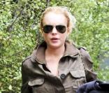 Lindsay Lohan vient récupérer des vêtements chez son assistante le 27 mai 2010 à Santa Monica  
