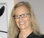 Annie Leibovitz, victime d'une arnaque financière dont l'auteur Kenneth Starr a été arrêté par les forces de l'ordre.