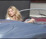 Kate Moss tourne une publicité à Saint-Barthélémy. Elle est au volant d'une Porsche vintage. Mai 2010 