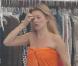 Kate Moss tourne une publicité à Saint-Barthélémy. Son homme Jamie Hince la regarde travailler, dans une ambiance chaleureuse. Mai 2010 