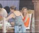 Kate Moss tourne une publicité à Saint-Barthélémy. Son homme Jamie Hince la regarde travailler, dans une ambiance chaleureuse. Mai 2010 