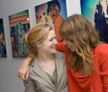 Lou Doillon et Natacha Régnier lors du vernissage de son exposition à la galerie W le 30 mai 2010