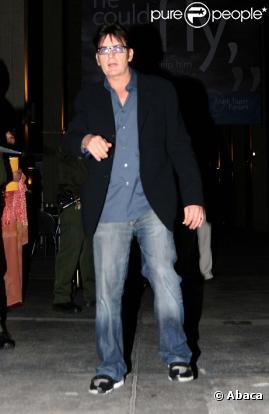 Charlie Sheen pourrait plaider coupable au tribunal le 7 juin 2010 !