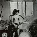 PHOTO : après Helena Bonham Carter et Sade, Amy Winehouse pose nue dans le cadre d'une campagne préventive...