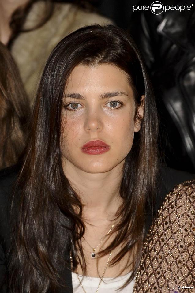 La jolie Charlotte Casiraghi peut dormir sur ses deux oreilles, même en son absence, son chéri Alex Dellal n'a d'yeux que pour elle....