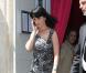 Katy Perry quitte son hôtel parisien pour se rendre sur le plateau du Grand Journal de Canal+, vendredi 11 juin.