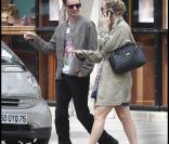Kate Hudson et son amoureux le chanteur de Muse à Paris le dimanche 13 juin 2010.