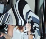 Miley Cyrus à la sortie de son salon de coiffure àNew York le 16 juin 2010