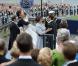 Le 19 juin 2010, la princesse héritière Victoria de Suède a épousé le roturier Daniel Westling en la cathédrale Storkyrkan, devant 1100 convives de marque. Puis ils rejoint le palais en barge pour une fête dans les jardins et le banquet nuptial.