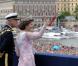 Le 19 juin 2010, la princesse héritière Victoria de Suède a épousé le roturier Daniel Westling en la cathédrale Storkyrkan, devant 1100 convives de marque. Puis ils rejoint le palais en barge pour une fête dans les jardins et le banquet nuptial.