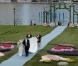 Le 19 juin 2010, la princesse héritière Victoria de Suède a épousé le roturier Daniel Westling en la cathédrale Storkyrkan, devant 1100 convives de marque. Puis ils rejoint le palais en barge pour une fête dans les jardins et le banquet nuptial.