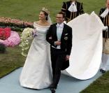 Le 19 juin 2010, la princesse héritière Victoria de Suède a épousé le roturier Daniel Westling en la cathédrale Storkyrkan, devant 1100 convives de marque. Puis ils rejoint le palais en barge pour une fête dans les jardins et le banquet nuptial.
