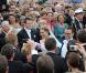 Le 19 juin 2010, la princesse héritière Victoria de Suède a épousé le roturier Daniel Westling en la cathédrale Storkyrkan, devant 1100 convives de marque. Puis ils rejoint le palais en barge pour une fête dans les jardins et le banquet nuptial.