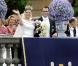 Le 19 juin 2010, la princesse héritière Victoria de Suède a épousé le roturier Daniel Westling en la cathédrale Storkyrkan, devant 1100 convives de marque. Puis ils rejoint le palais en barge pour une fête dans les jardins et le banquet nuptial.
