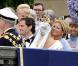 Le 19 juin 2010, la princesse héritière Victoria de Suède a épousé le roturier Daniel Westling en la cathédrale Storkyrkan, devant 1100 convives de marque. Puis ils rejoint le palais en barge pour une fête dans les jardins et le banquet nuptial.