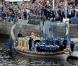 Le 19 juin 2010, la princesse héritière Victoria de Suède a épousé le roturier Daniel Westling en la cathédrale Storkyrkan, devant 1100 convives de marque. Puis ils rejoint le palais en barge pour une fête dans les jardins et le banquet nuptial.