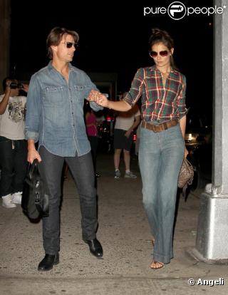 Katie Holmes n'a pas l'air très souriante pour dîner en tête à tête avec son Tom Cruise de mari... parce qu'elle a abandonné sa Suri ?