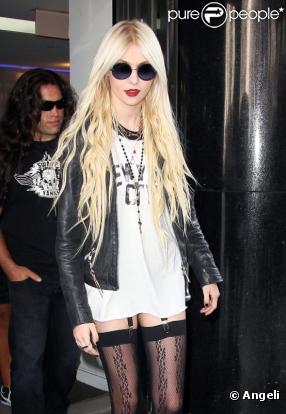 Taylor Momsen et son groupe The Pretty Reckless à New York, le 22 juin 2010 