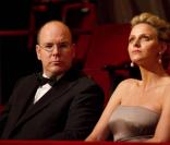 Albert de Monaco et Charlene au mariage de Victoria de Suède, en juin 2010. 