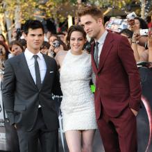 Taylor Lautner, Kristen Stewart et Robert Pattinson lors de l'avant-première de Twilight 3 : Hésitation à Los Angeles le 24 juin 2010