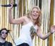 La torride Shakira, lors de sa performance au Festival de Glastonbury, en Angleterre, le 26 juin 2010.