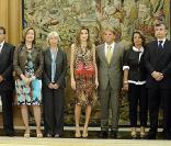 Letizia d'Espagne reçoit plusieurs associations dans le palais de Zarzuelas à Madrid le 28 juin 2010