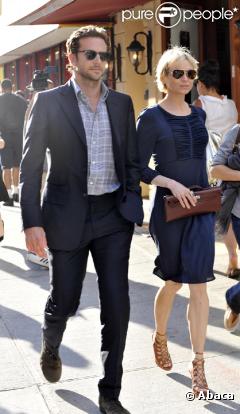 Bradley Cooper et Renée Zellweger à New York le 29 juin 2010 après avoir assisté à la pièce Lend me a Tenor