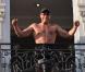 A presque 50 ans, JCVD est toujours aussi bien bâti ! Il est notre n°10 