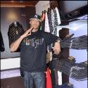 PHOTOS : le rappeur Booba vous ouvre les portes de sa boutique de vêtements
