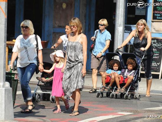 Heidi Klum en famille dans le quartier de Soho à New York, le 7 juillet 2010