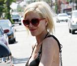 Tori Spelling était de sortie, ce jeudi 8 juillet, en compagnie de l'aîné de ses fils Liam, à Encino (Californie).